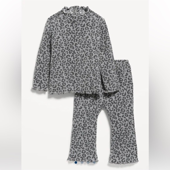 Old Navy Plush Cozy-Knit Top & Flare Pants Set for Baby bundle - Picture 10 of 11